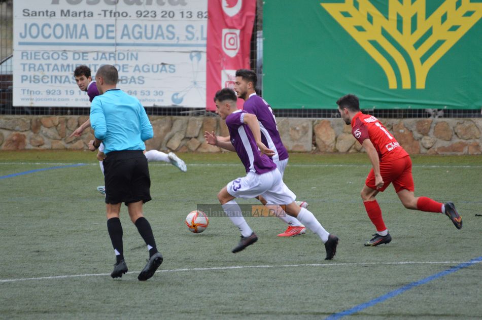 Foto 3 - El Santa Marta corta su racha de once partidos seguidos sin ganar al derrotar al Palencia (1-0)