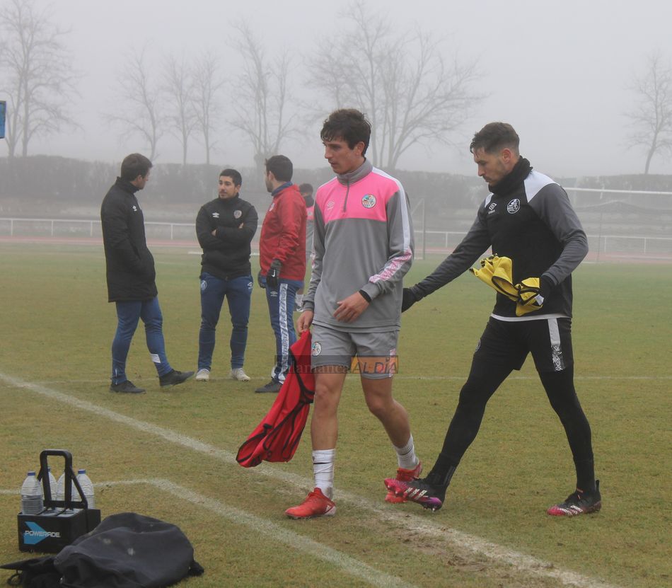 Foto 5 - El primer equipo y el filial del Salamanca UDS juegan un partido con Esteban Mosquera como principal novedad