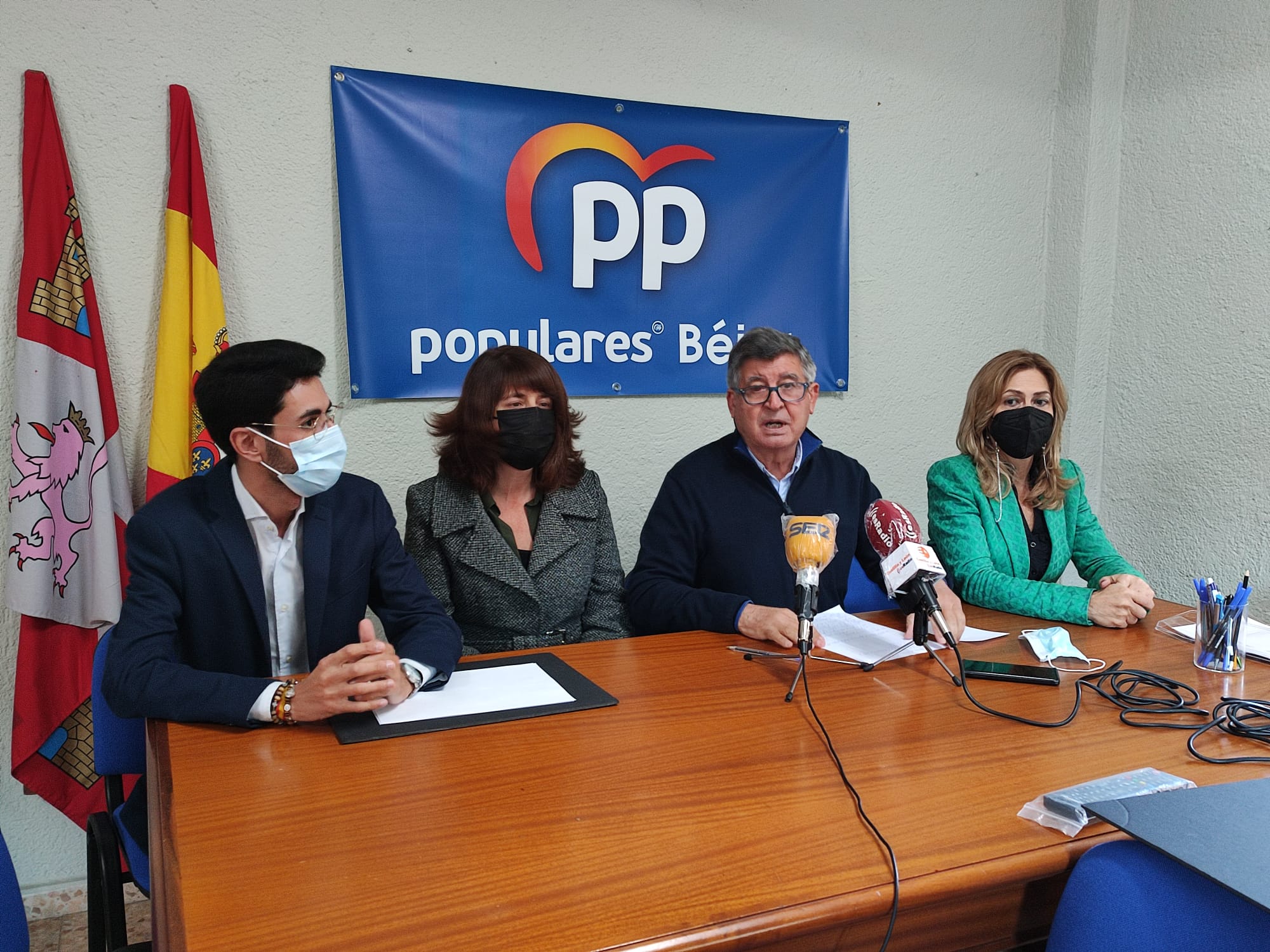 Rueda de prensa ofrecida ayer por el PP | Foto: David Sáchez