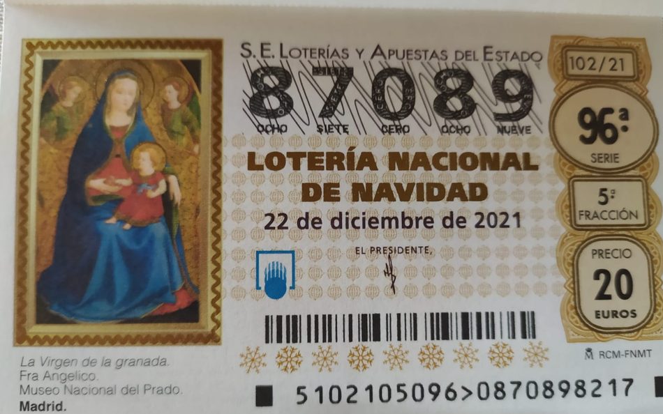 Foto 2 - Alfonso Castilla mantiene la tradición de felicitar la Navidad a sus vecinos con 0,50 euros de lotería 