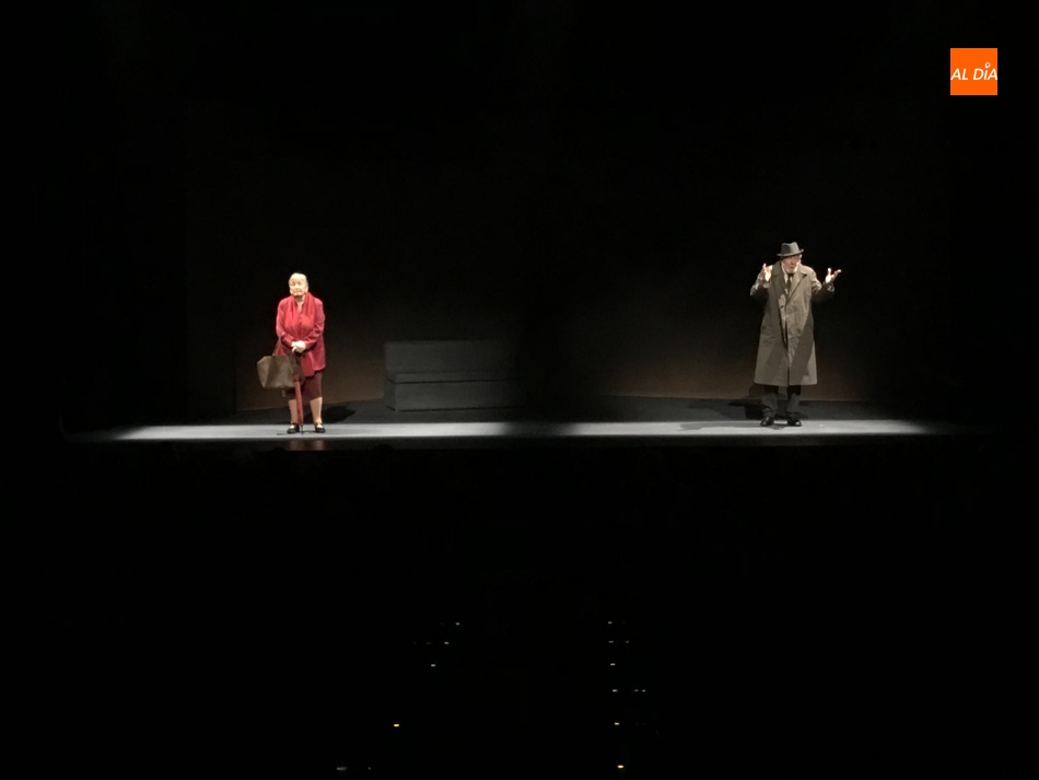 Un momento de la representación de 'El abrazo' en el Teatro Liceo