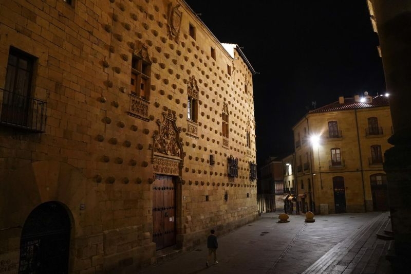 La iglesia de Fuenterroble y la Casa de las Conchas se suman al proyecto Ilumina el Camino