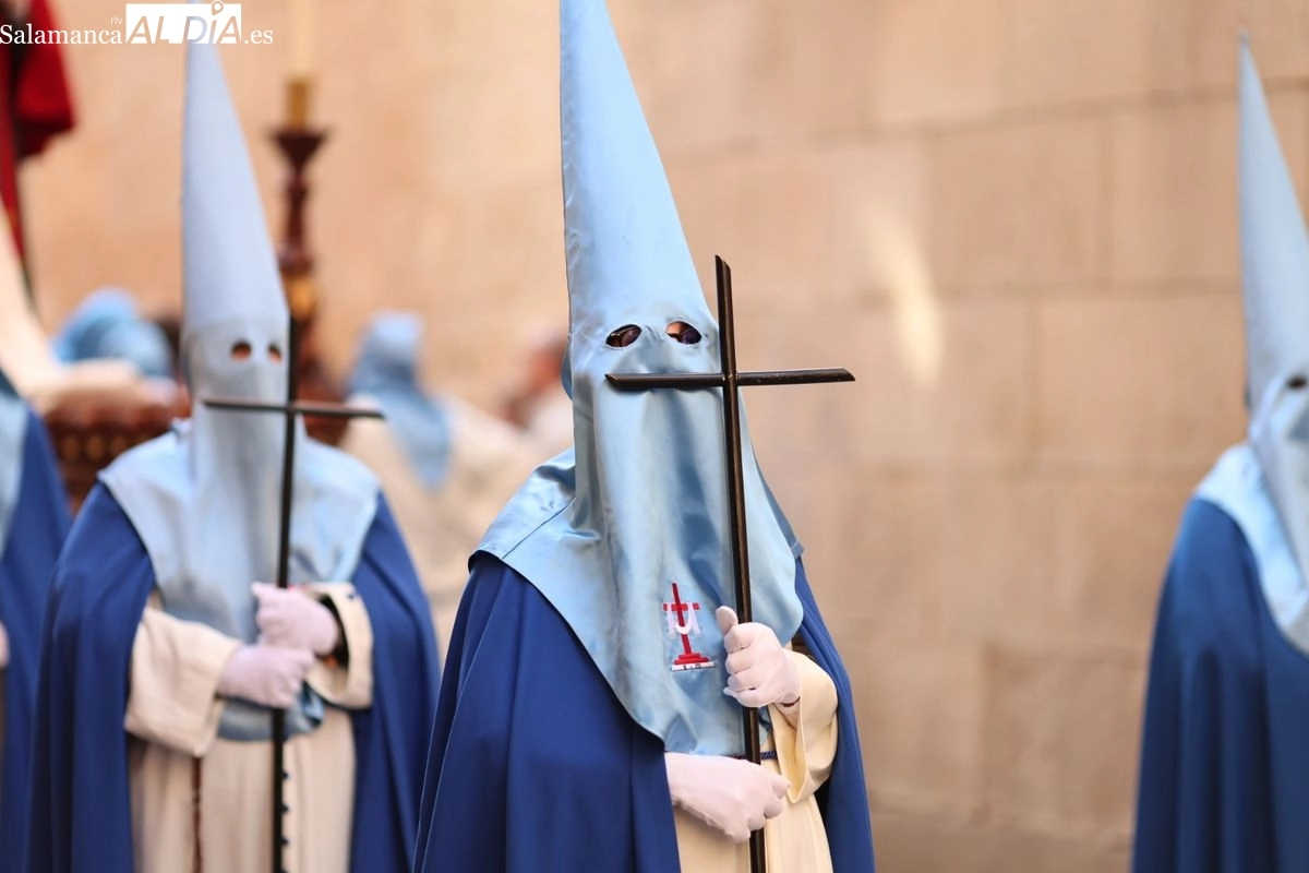 El Santo Entierro vuelve a recorrer las calles de Salamanca | FOTOS: David Sañudo 