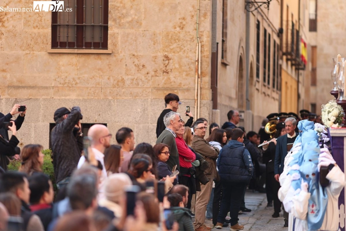 El Santo Entierro vuelve a recorrer las calles de Salamanca | FOTOS: David Sañudo 