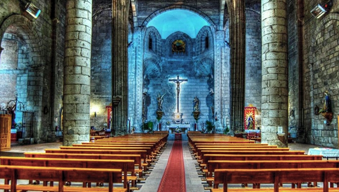 La bendición de San Antón vuelve este domingo a las puertas de la parroquia
