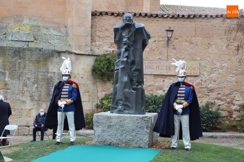 El catedrático Vicente González Martín realizará este año la ofrenda floral a Miguel de Unamuno